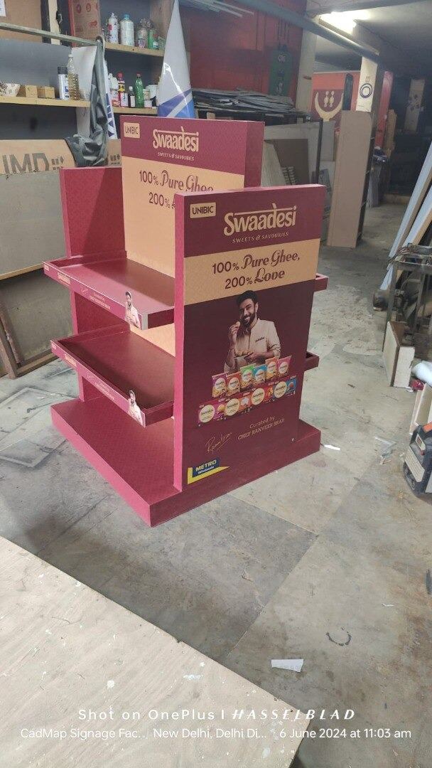 Printed floor display unit for retail – CADMAP, Delhi